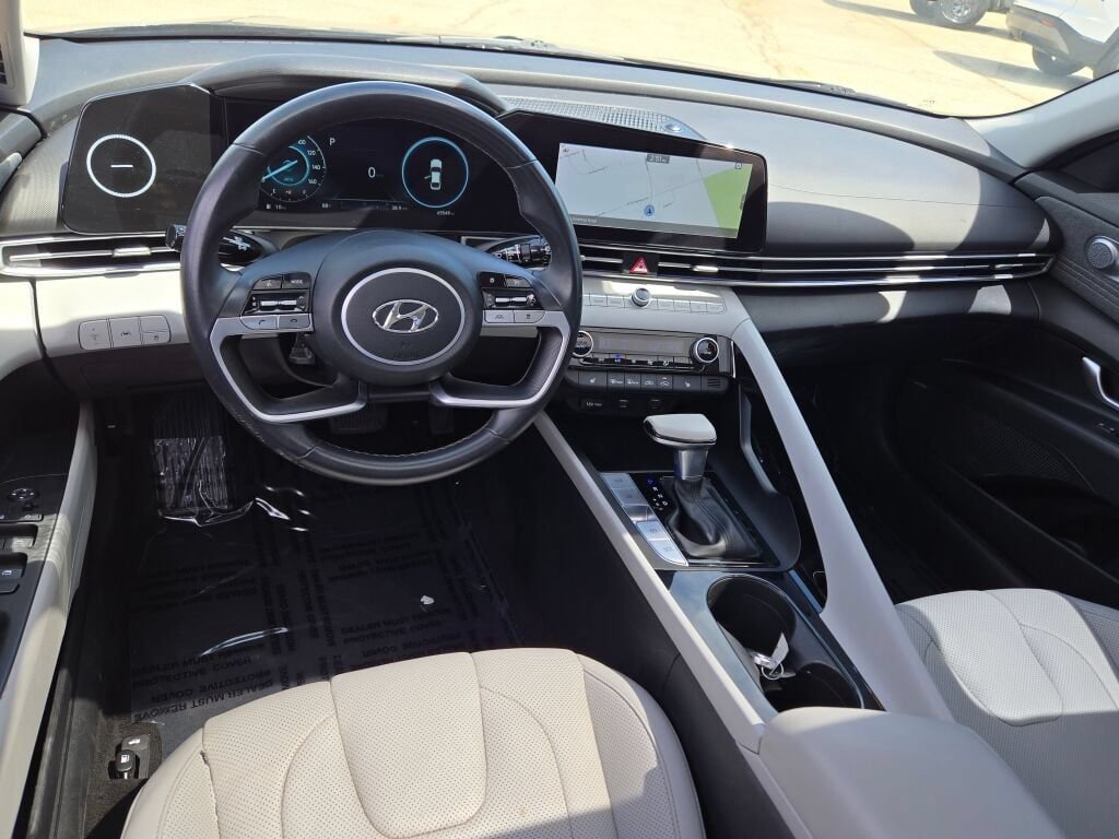 Used 2022 Hyundai Elantra Limited w/ Cargo Package FWD image 14