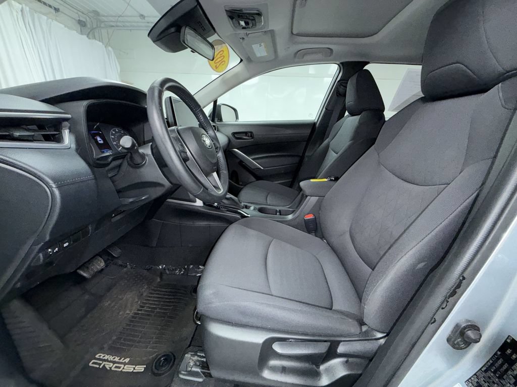 Certified 2023 Toyota Corolla Cross LE w/ Moonroof Package AWD/4WD image 13