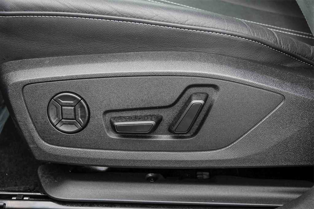 Used 2025 Audi Q4 e-tron Premium Plus w/ Premium Plus image 21