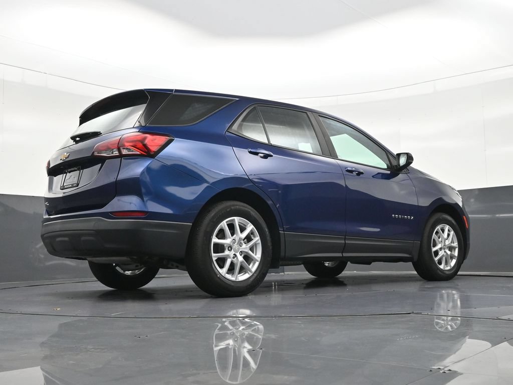 Used 2023 Chevrolet Equinox LS FWD image 27