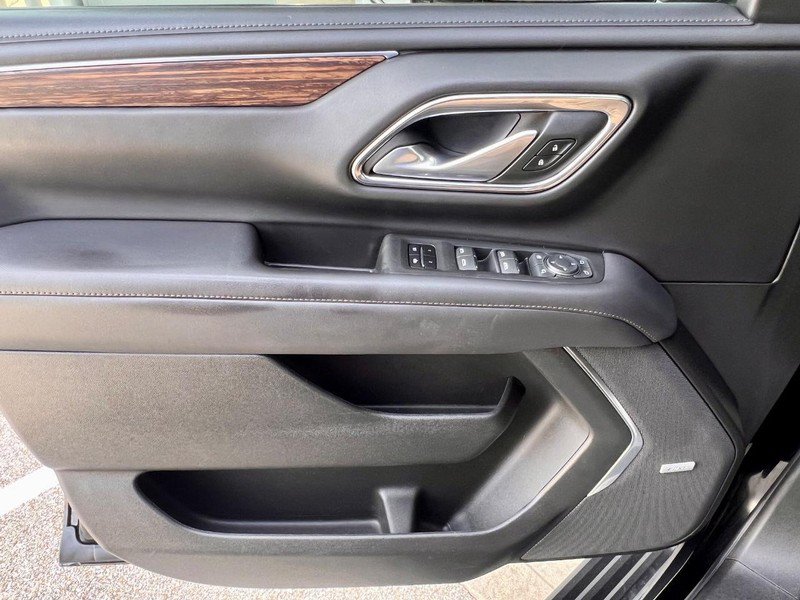 Used 2022 Chevrolet Tahoe High Country w/ Premium Package 2 AWD/4WD image 28
