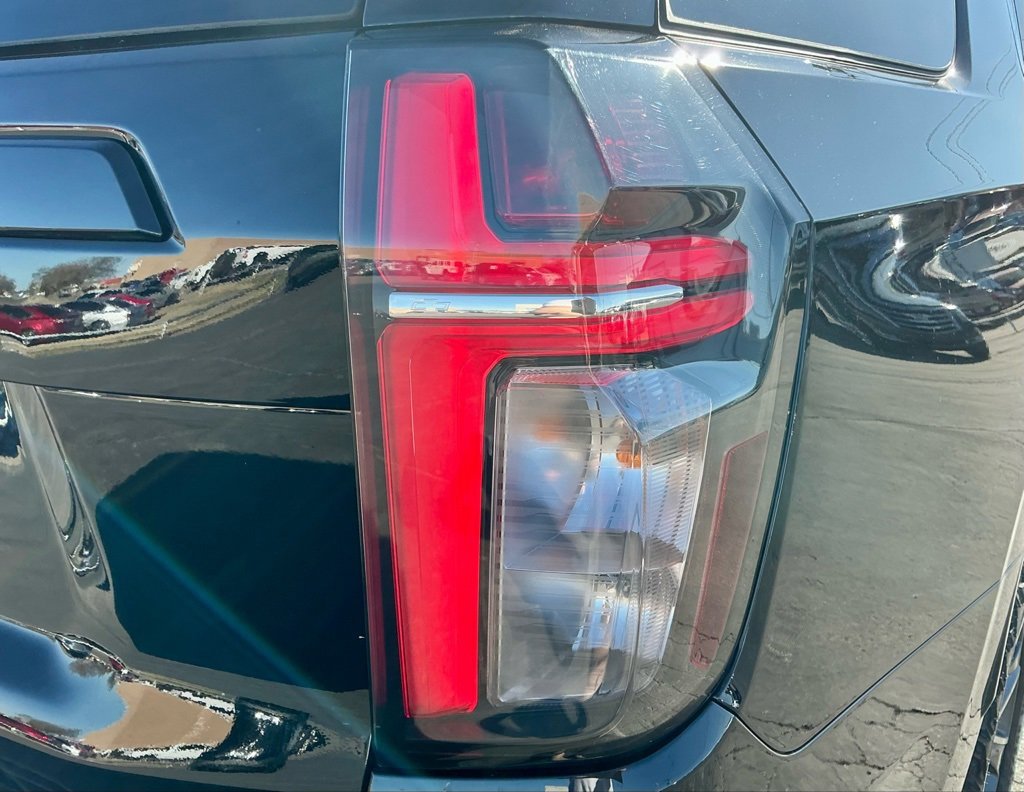 Used 2024 Chevrolet Tahoe Z71 w/ Luxury Package image 16