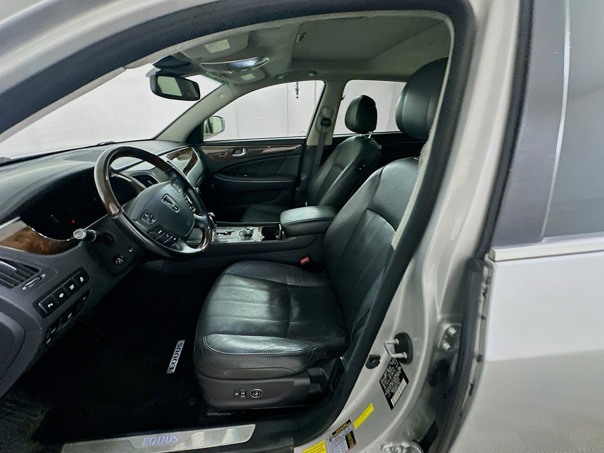 Used 2012 Hyundai Equus Signature RWD image 13