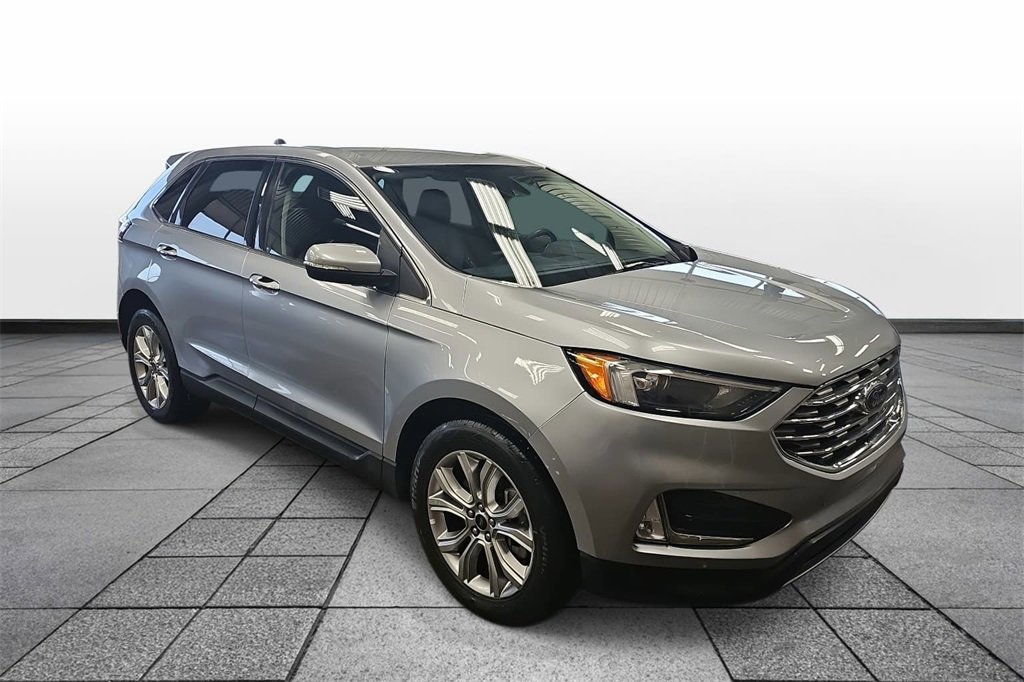 Used 2024 Ford Edge Titanium image 3