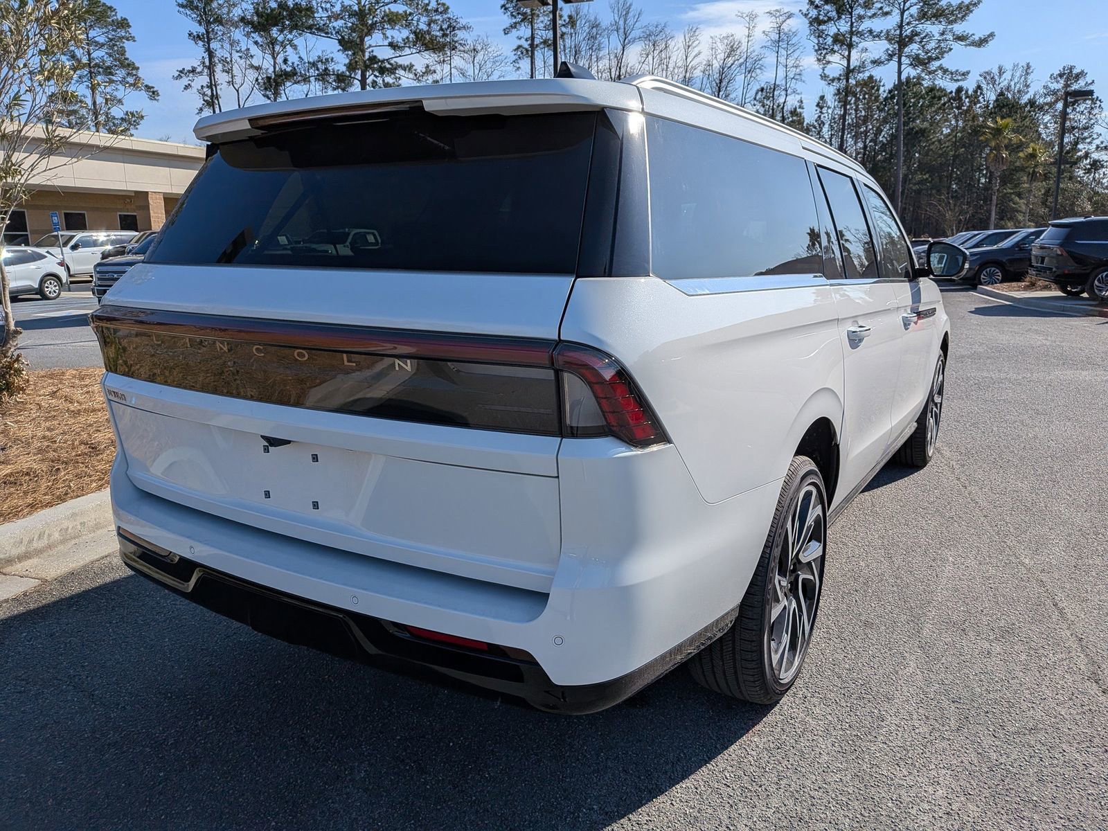 New 2026 Lincoln Navigator L Reserve image 4