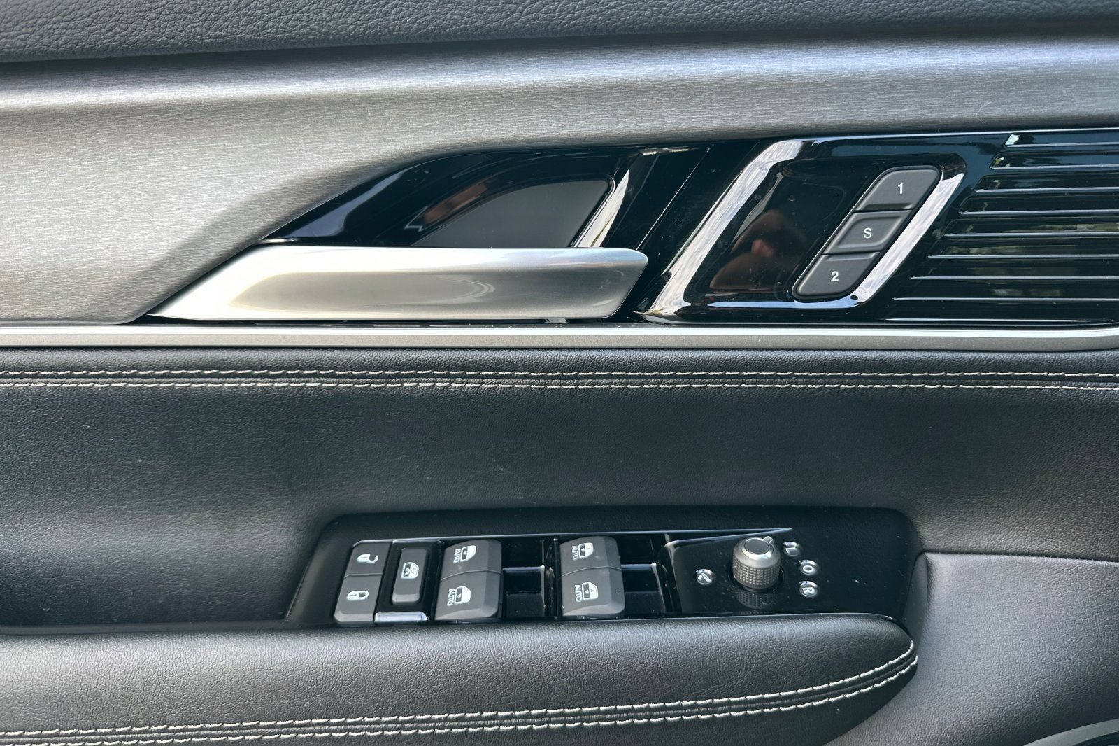 New 2026 Jeep Grand Wagoneer Limited AWD/4WD image 10