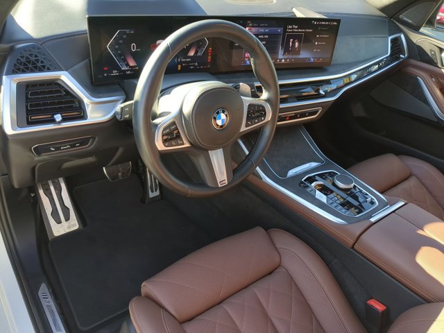 Used 2024 BMW X7 xDrive40i w/ M Sport Package image 10