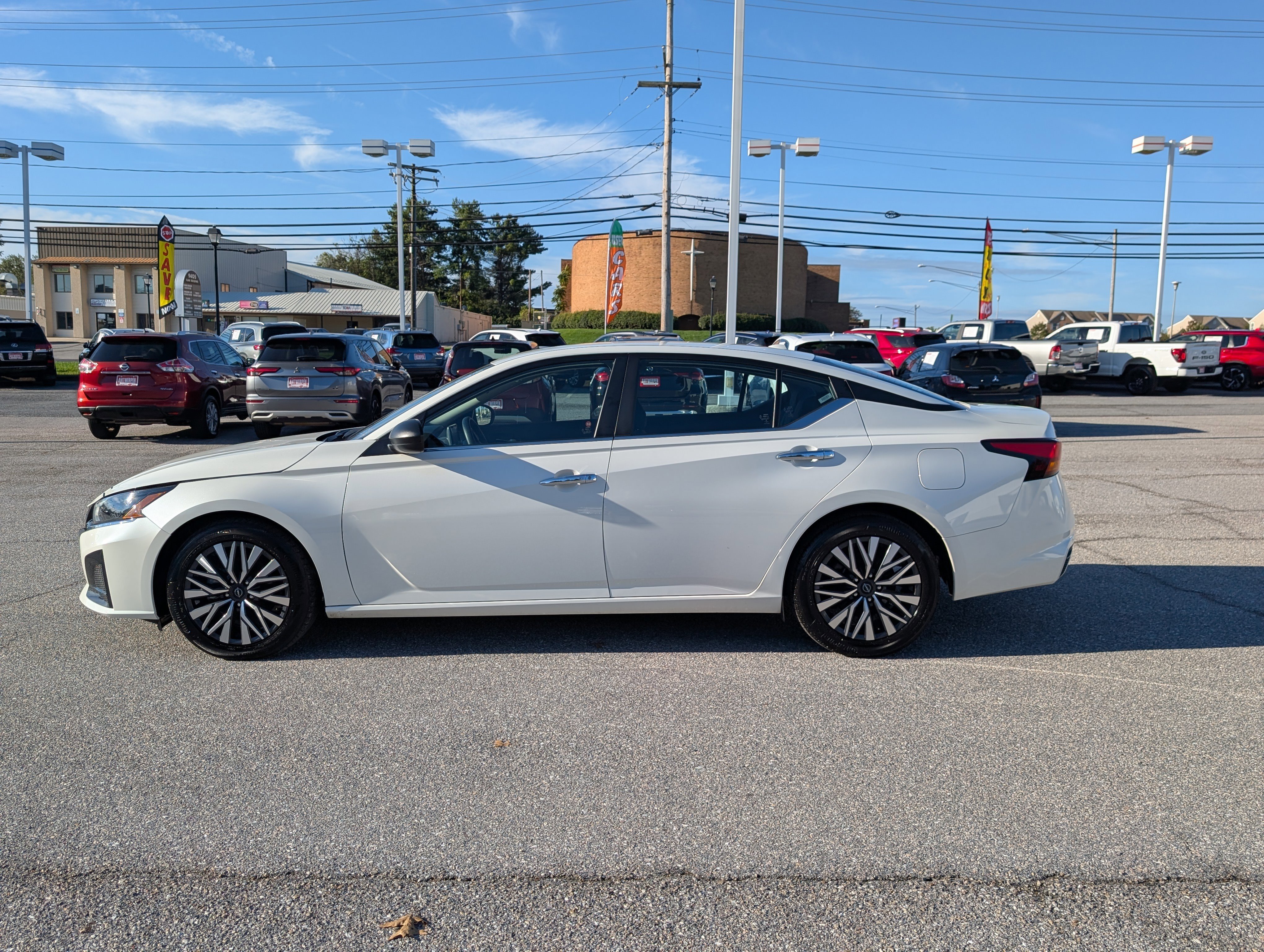 Used 2024 Nissan Altima 2.5 SV image 6