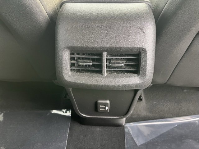 Used 2023 Chevrolet Equinox LT image 45