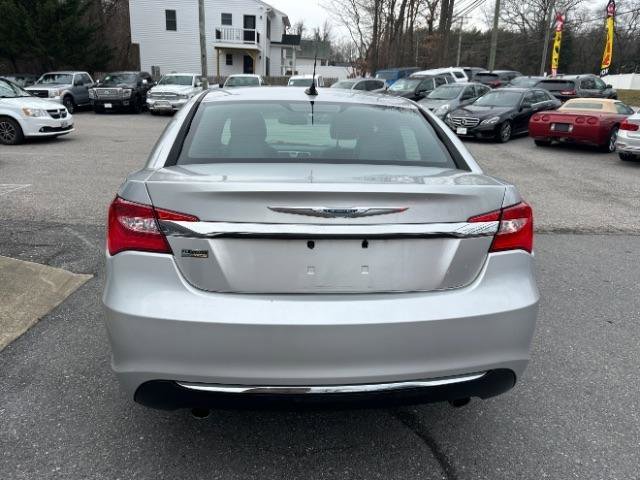 Used 2012 Chrysler 200 Limited FWD image 4