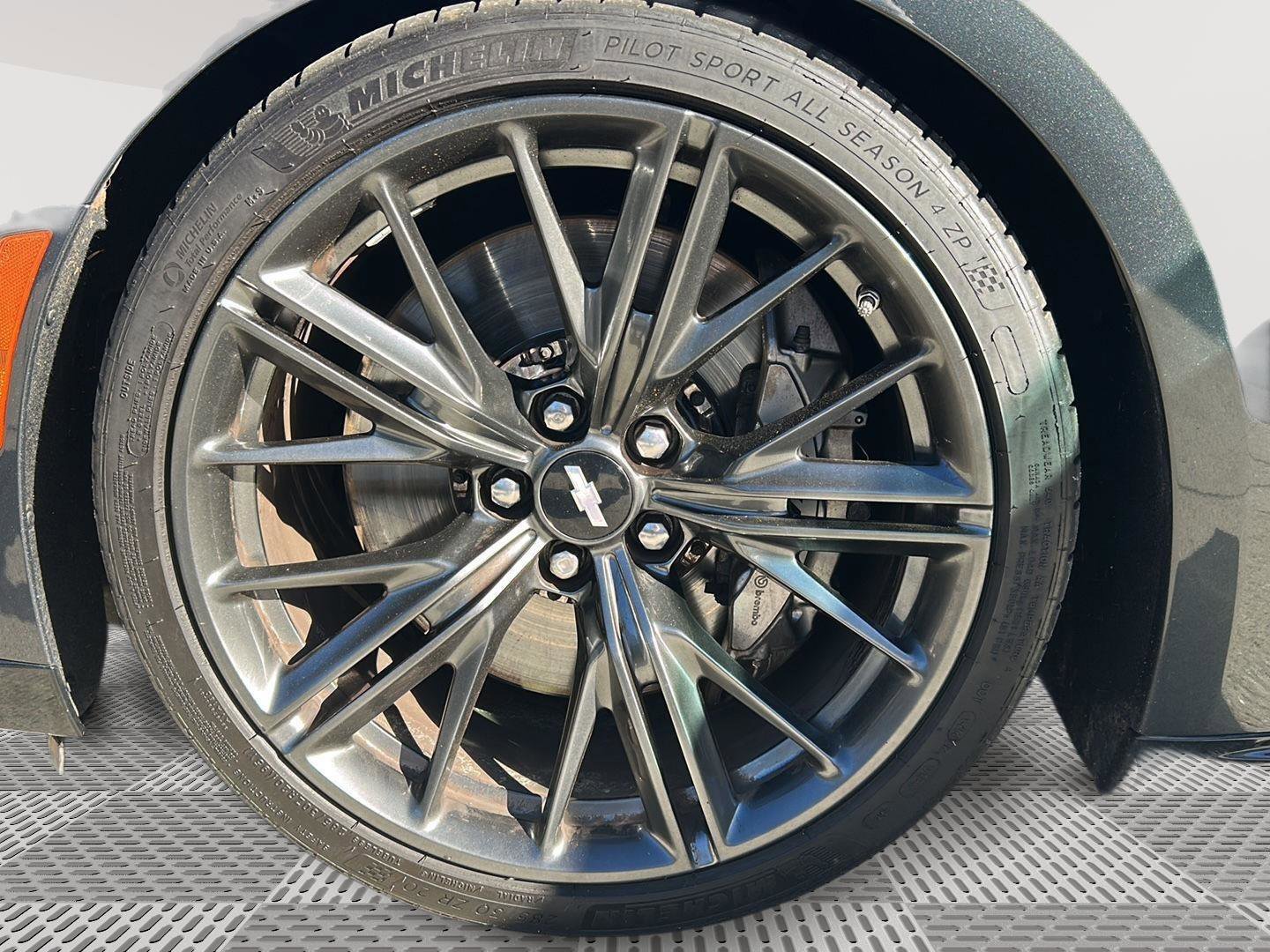 Used 2018 Chevrolet Camaro ZL1 image 24