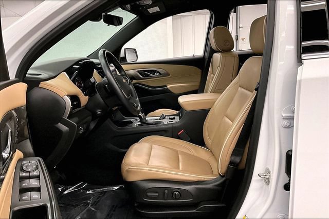 Used 2022 Chevrolet Traverse Premier FWD image 23