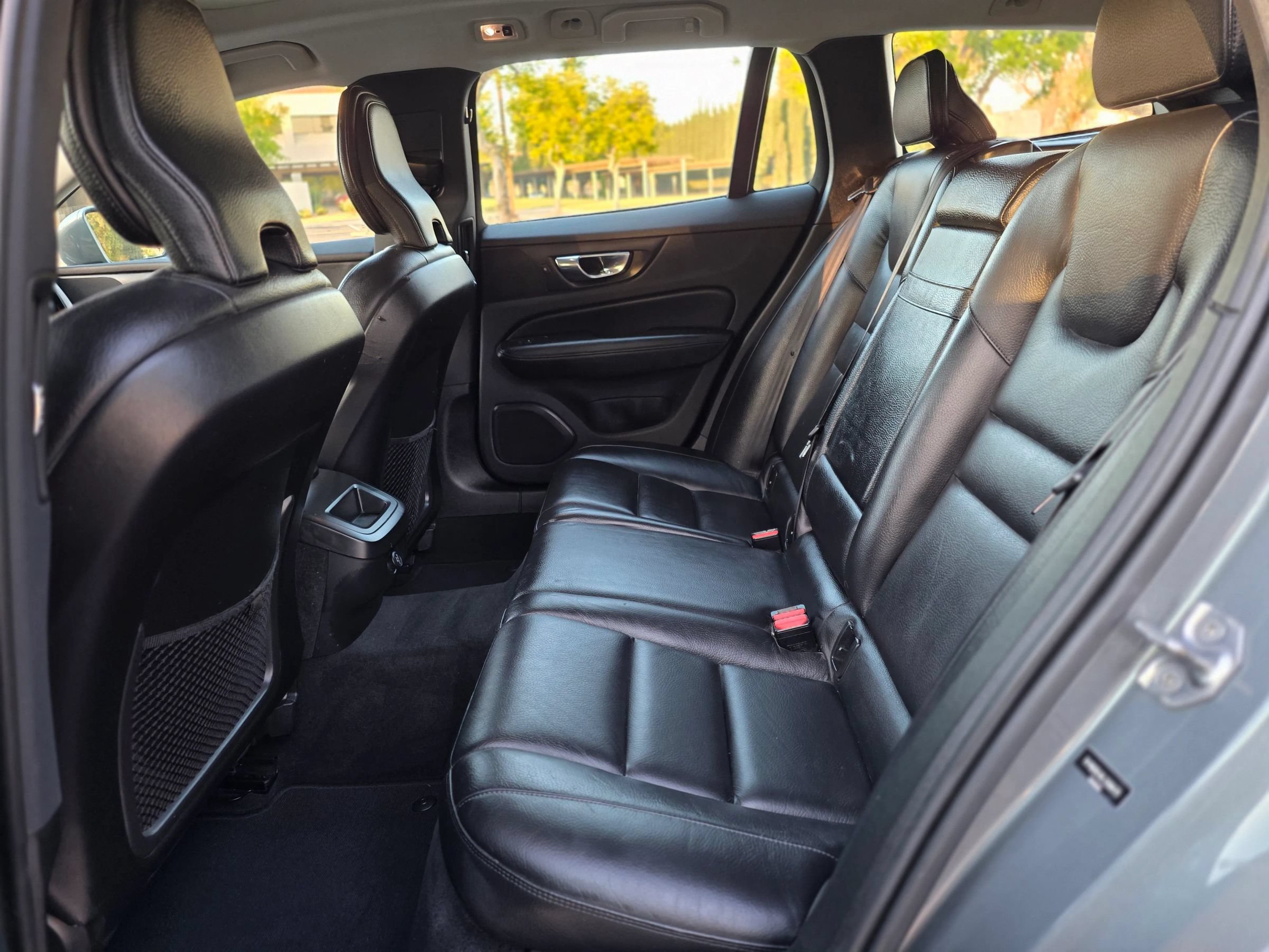 Used 2020 Volvo V60 T5 Momentum FWD image 11