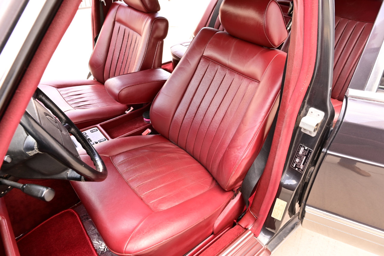 Used 1986 Mercedes-Benz 560 SEL image 25