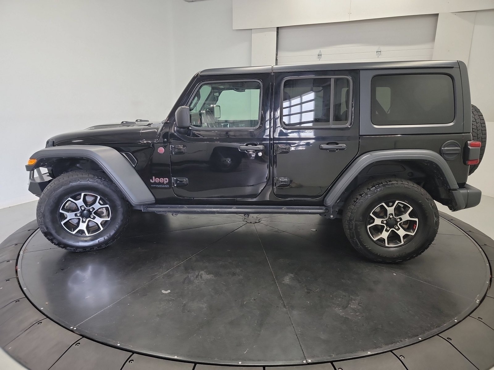 Used 2021 Jeep Wrangler Unlimited Rubicon w/ LED Lighting Group AWD/4WD image 4