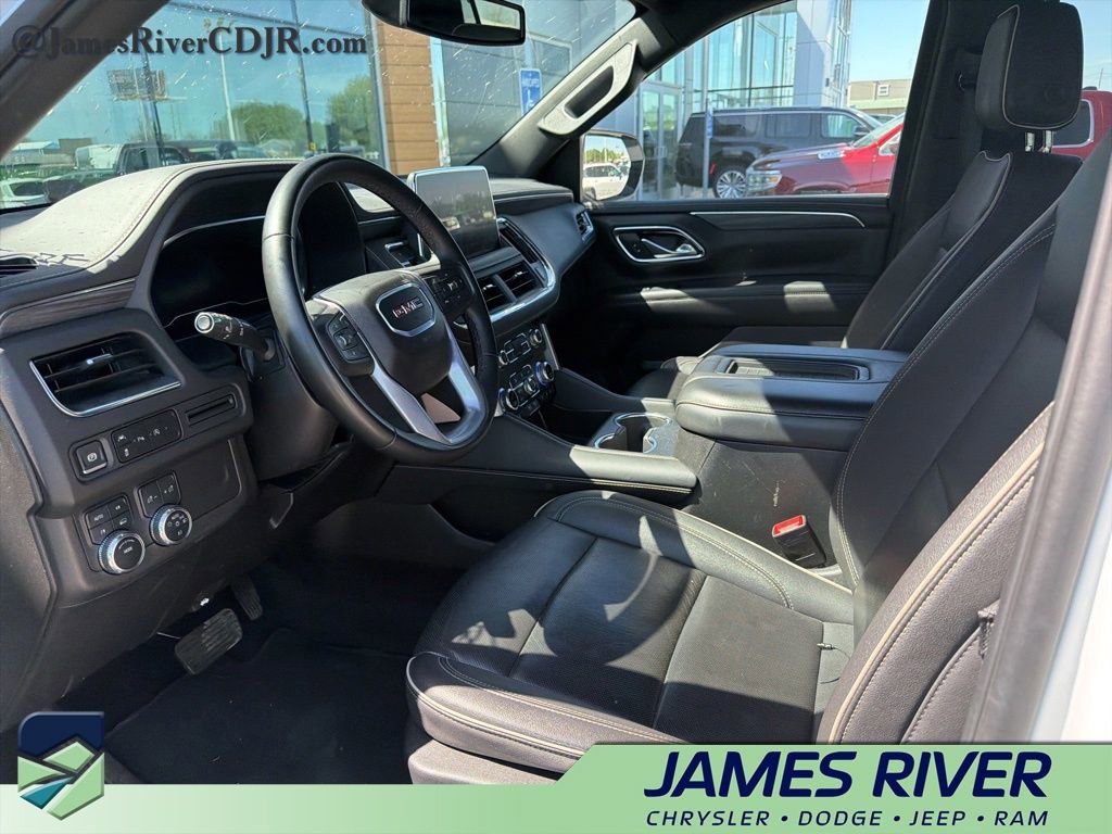 Used 2024 GMC Yukon SLT AWD/4WD image 2