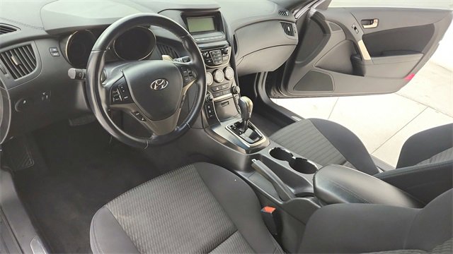 Used 2014 Hyundai Genesis 2.0T image 17