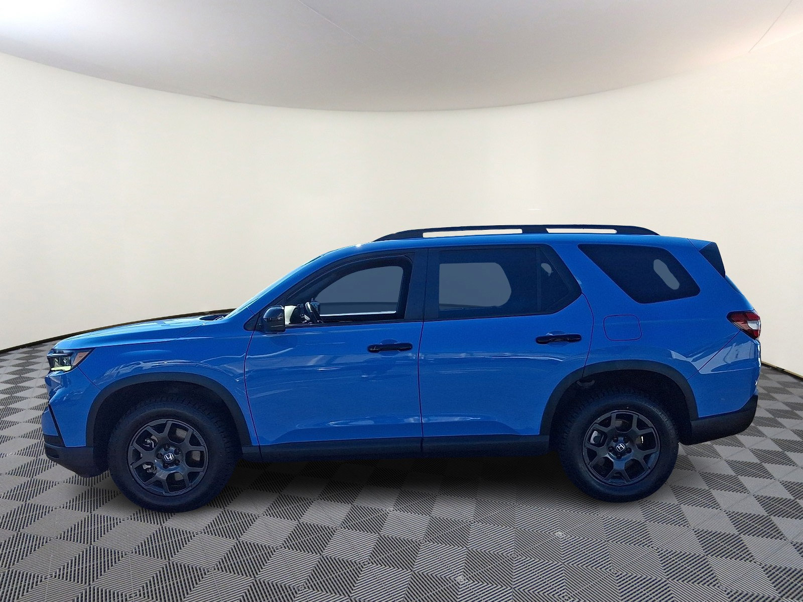 Used 2023 Honda Pilot TrailSport image 4