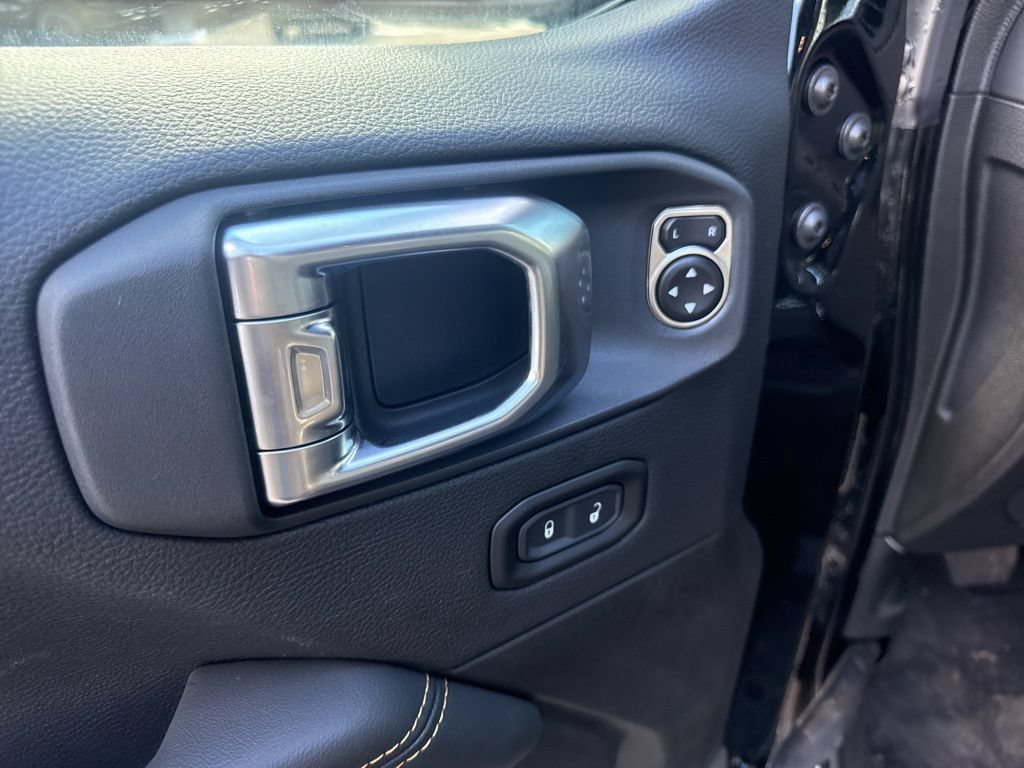 New 2025 Jeep Wrangler Unlimited Sahara AWD/4WD image 14