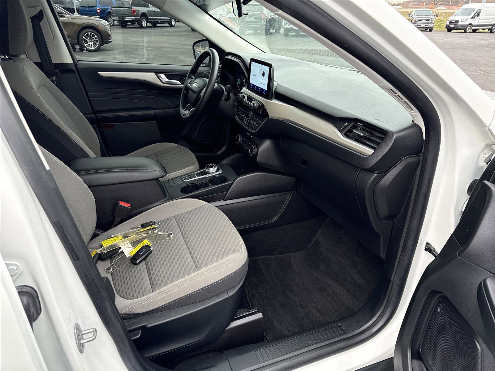 Used 2021 Ford Escape SE image 24