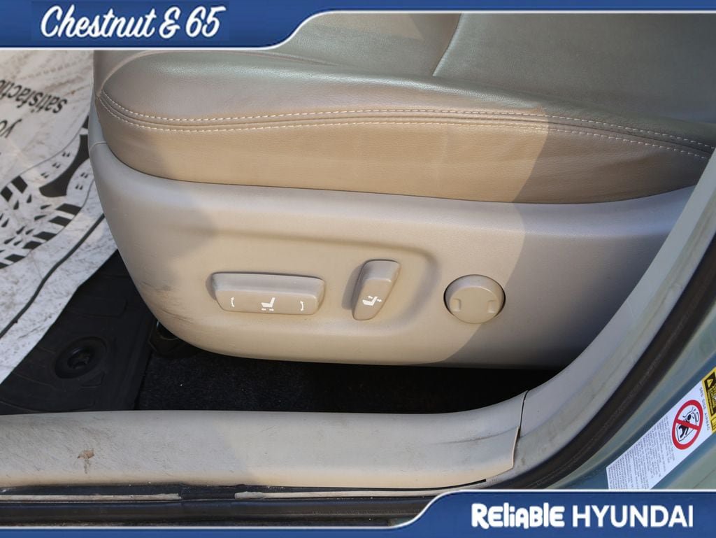 Used 2014 Toyota Prius Four FWD image 23