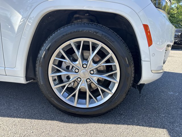 Certified 2025 Jeep Grand Cherokee L Summit AWD/4WD image 14