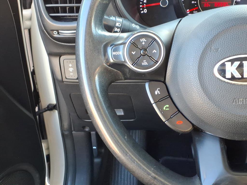 Used 2019 Kia Soul + image 18