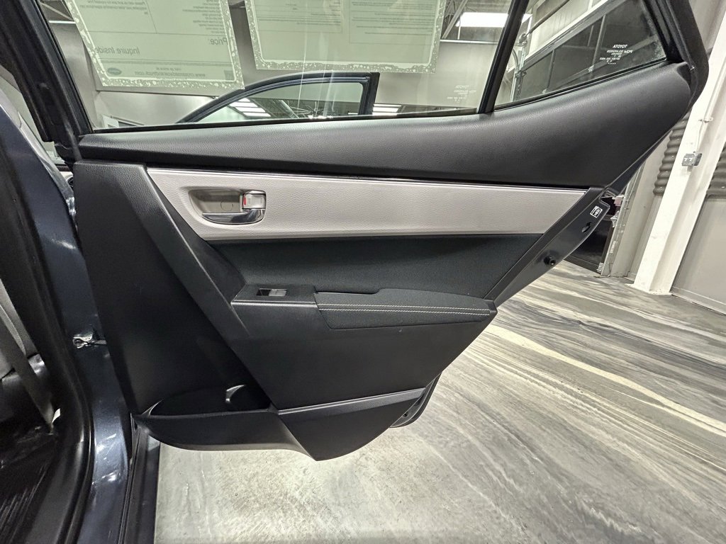 Used 2018 Toyota Corolla LE image 39