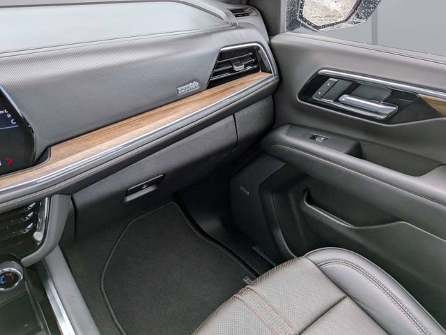 Used 2026 Chevrolet Tahoe High Country AWD/4WD image 16