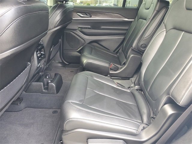 Used 2023 Jeep Grand Cherokee L Limited image 11