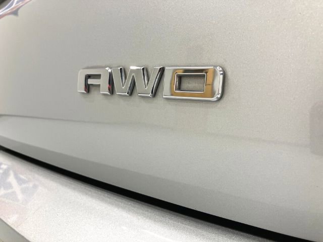 Used 2020 GMC Terrain SLT image 16