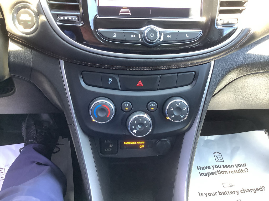 Used 2020 Chevrolet Trax LT w/ Redline Edition AWD/4WD image 18