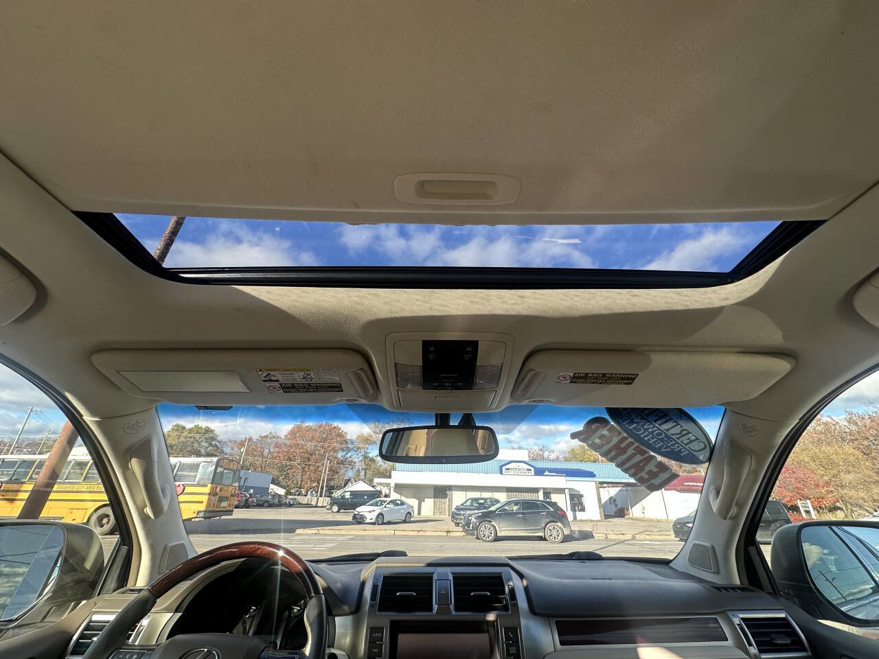 Used 2015 Lexus GX 460 w/ Premium Package AWD/4WD image 18