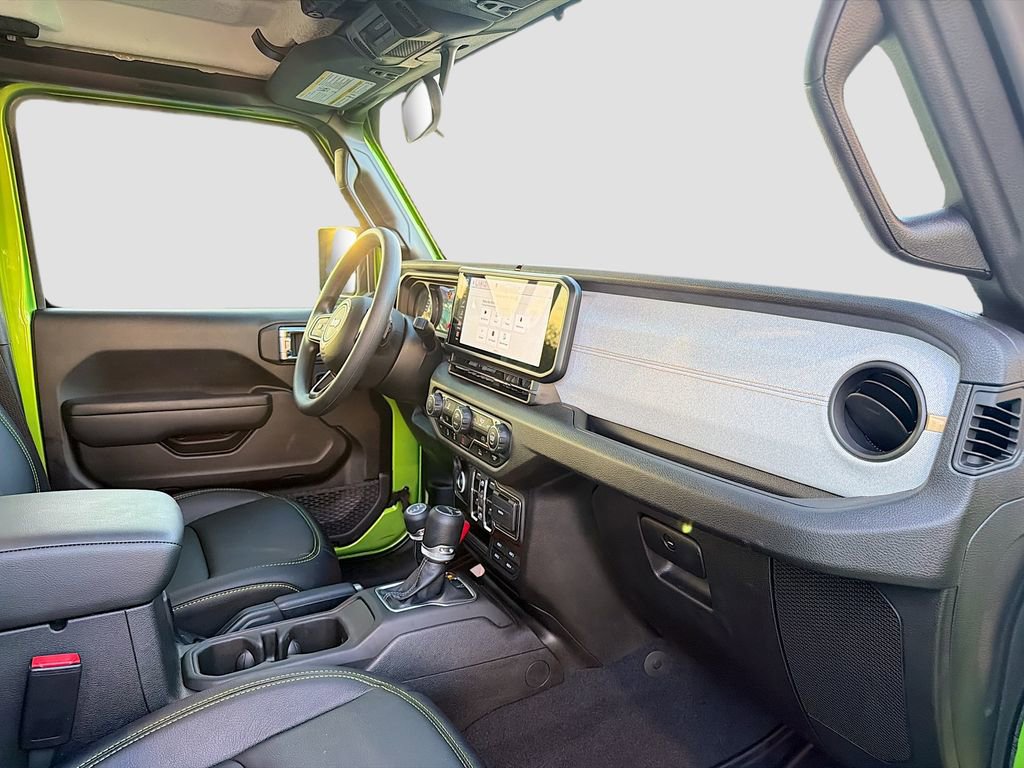 Used 2025 Jeep Gladiator Sport image 13