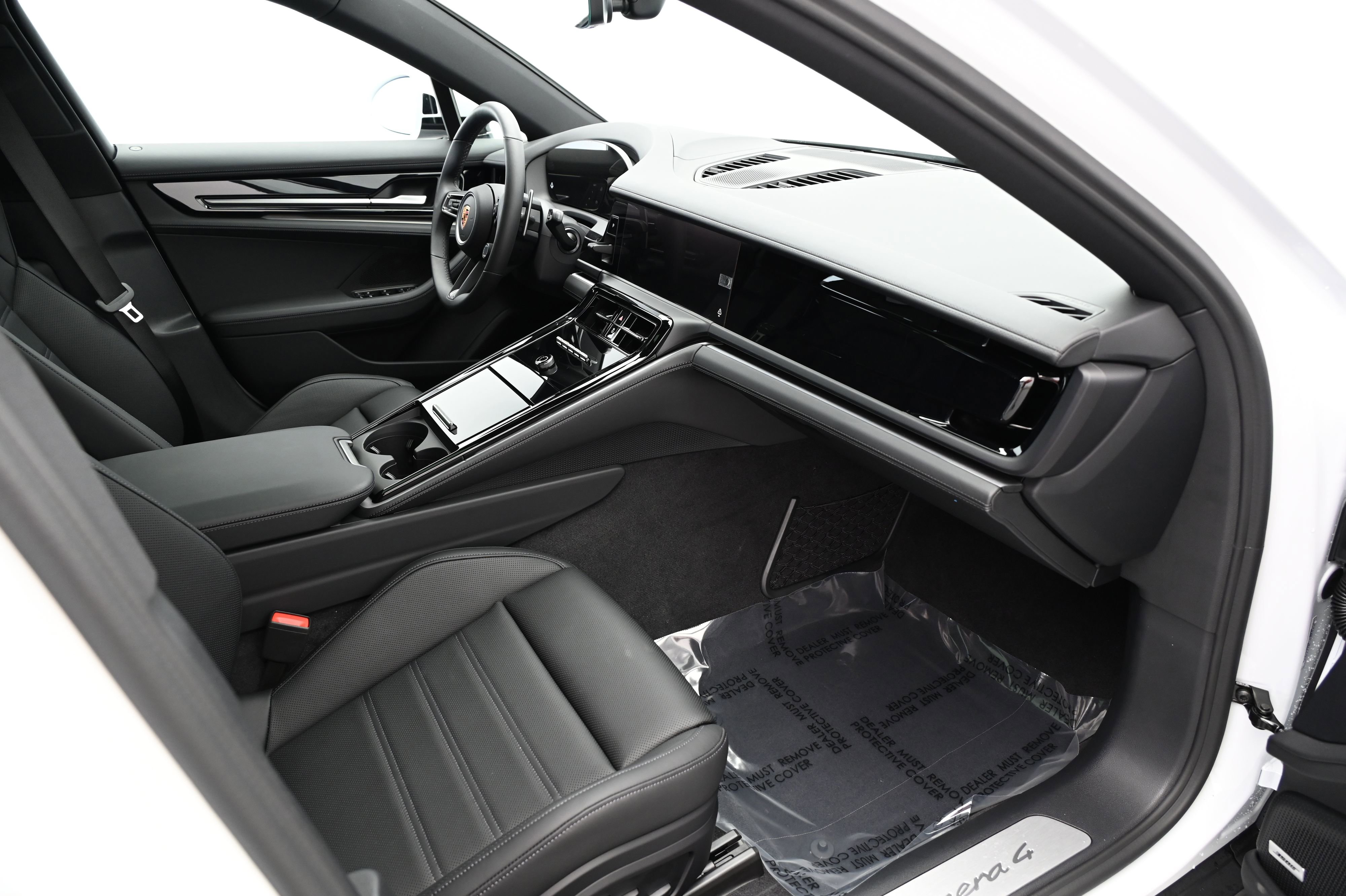 Used 2024 Porsche Panamera 4 image 28