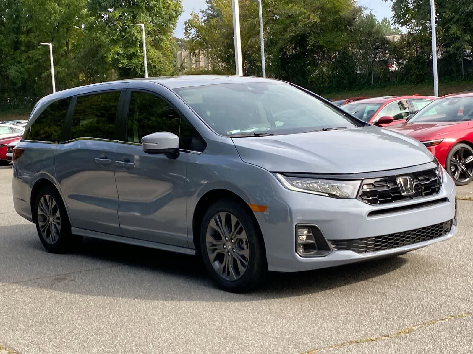 New 2026 Honda Odyssey Touring image 5