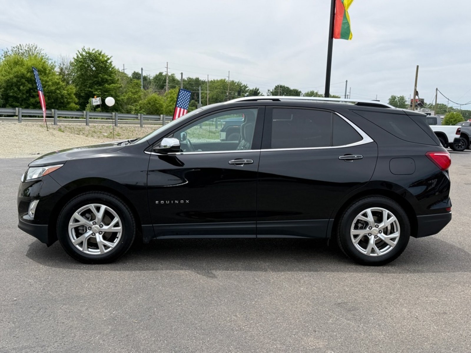 Used 2019 Chevrolet Equinox Premier FWD image 5