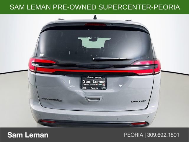 Used 2025 Chrysler Pacifica Limited image 6