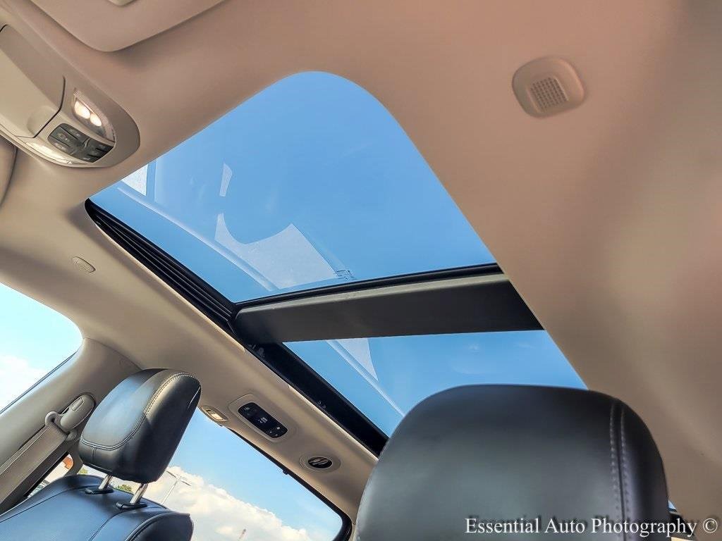 Used 2017 Chrysler Pacifica Limited image 11