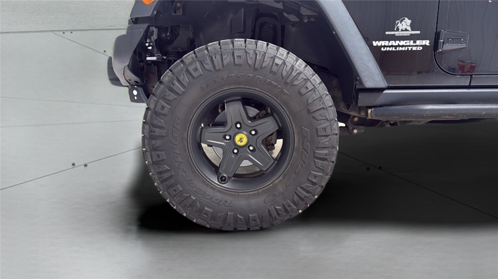 Used 2016 Jeep Wrangler Unlimited Rubicon w/ Dual Top Group AWD/4WD image 29