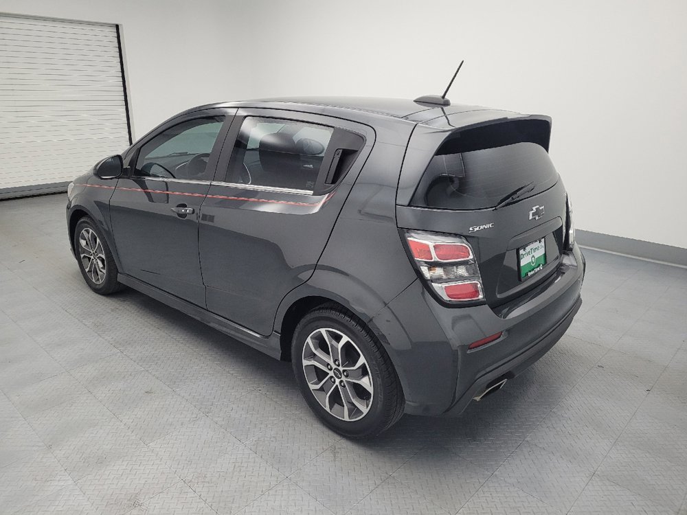 Used 2018 Chevrolet Sonic LT w/ Convenience Package FWD image 3