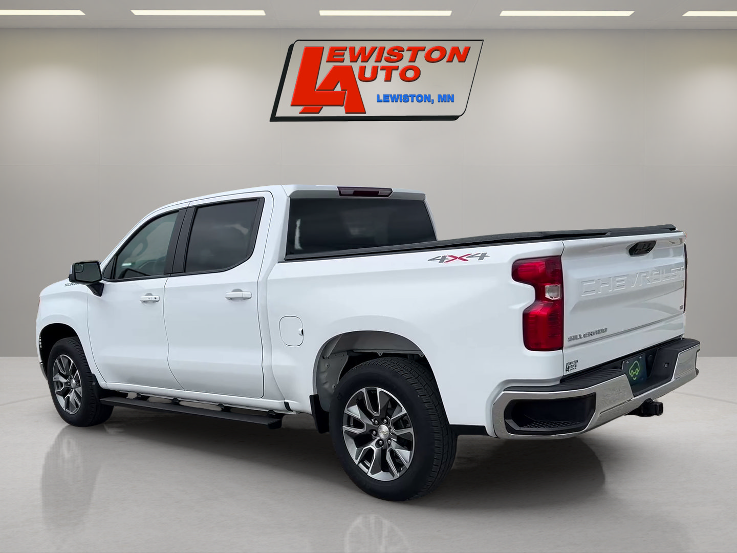 Certified 2024 Chevrolet Silverado 1500 LT AWD/4WD image 3