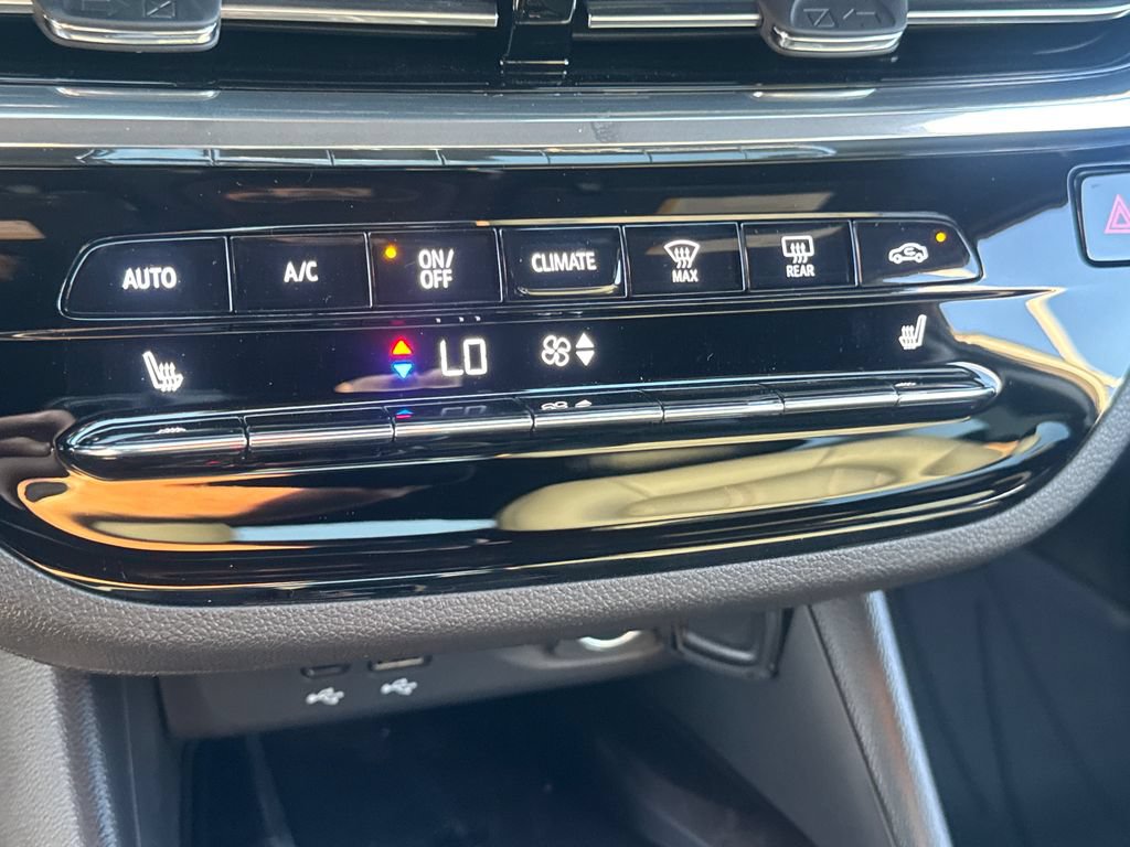 New 2026 Buick Envista Sport Touring FWD image 17