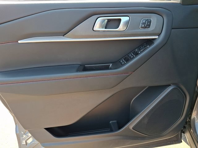 Used 2025 Ford Explorer ST AWD/4WD image 12