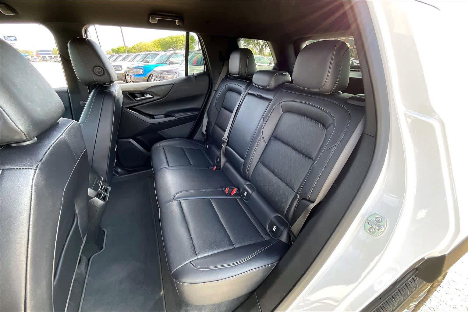 Used 2025 Chevrolet Equinox LT w/ Convenience Package II FWD image 19