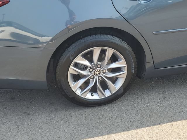 Used 2021 Toyota Avalon XLE w/ Moonroof Package FWD image 5