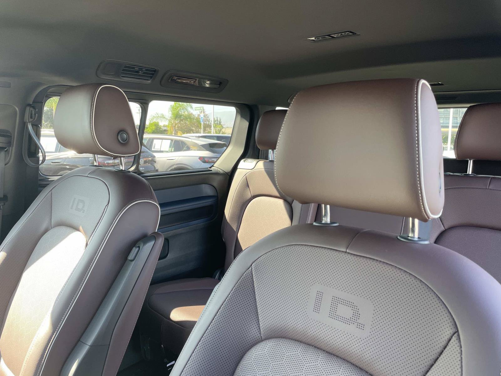Certified 2025 Volkswagen ID. Buzz Pro S RWD image 23