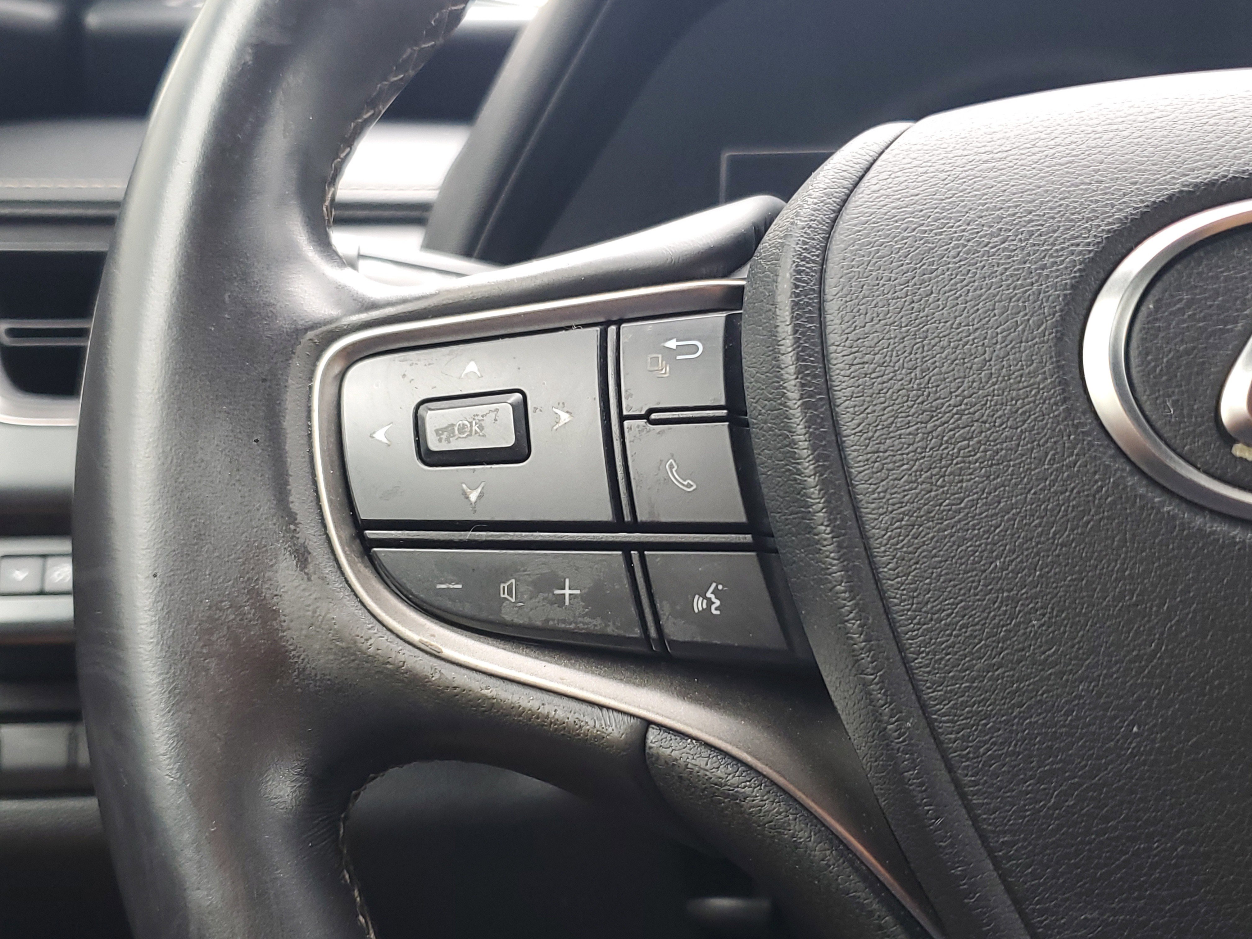 Used 2021 Lexus UX 200 w/ Accessory Package (Z1) image 21