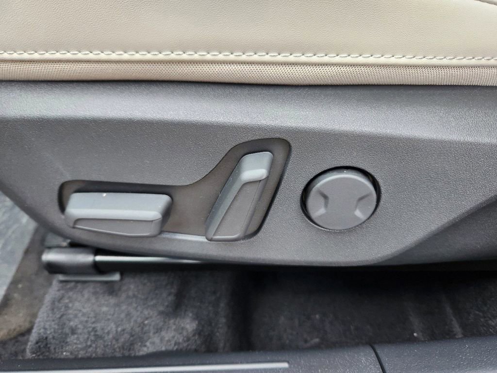 New 2025 Kia Niro EX Touring image 10