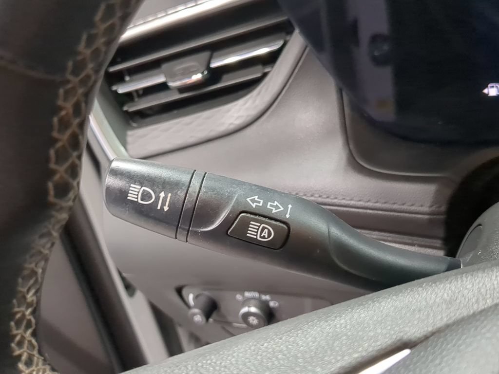 Used 2024 Buick Encore GX Avenir w/ Avenir Technology Package AWD/4WD image 33